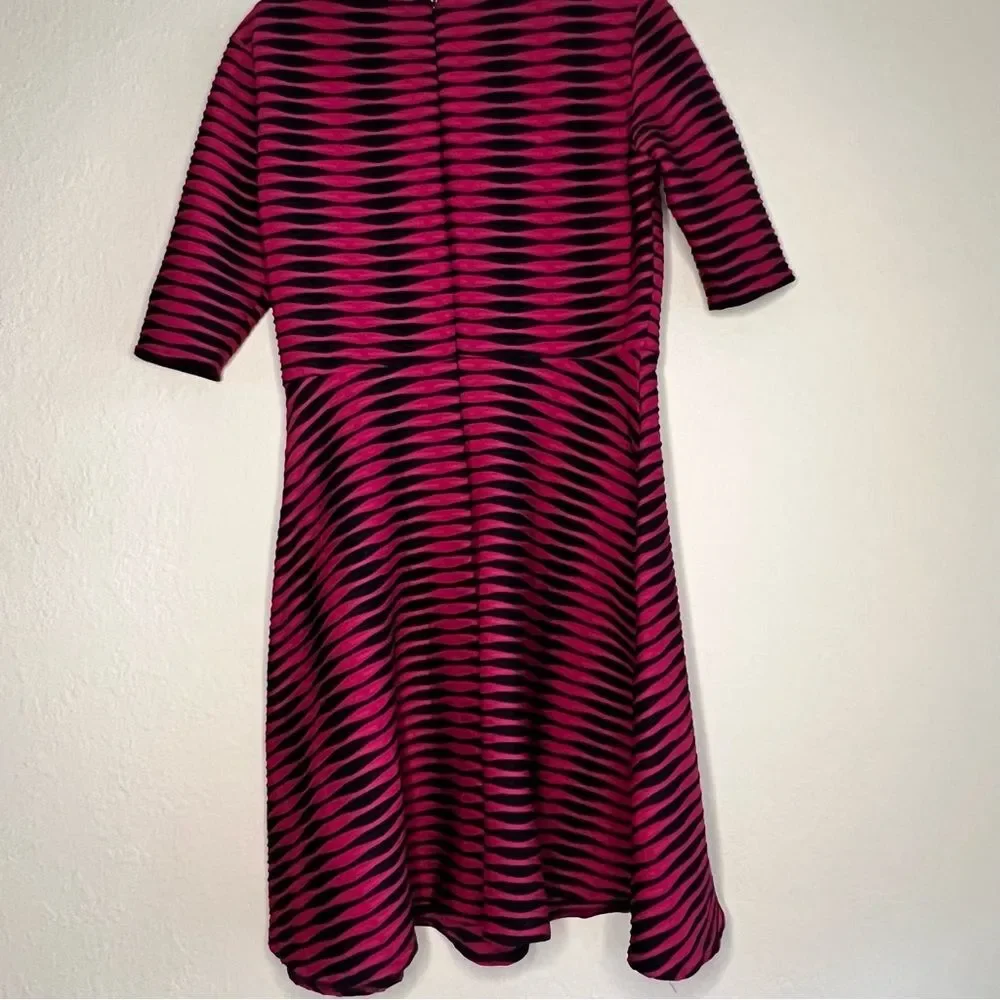 DONNA MORGAN comfy stretchy geometric dress 💗🖤size 10